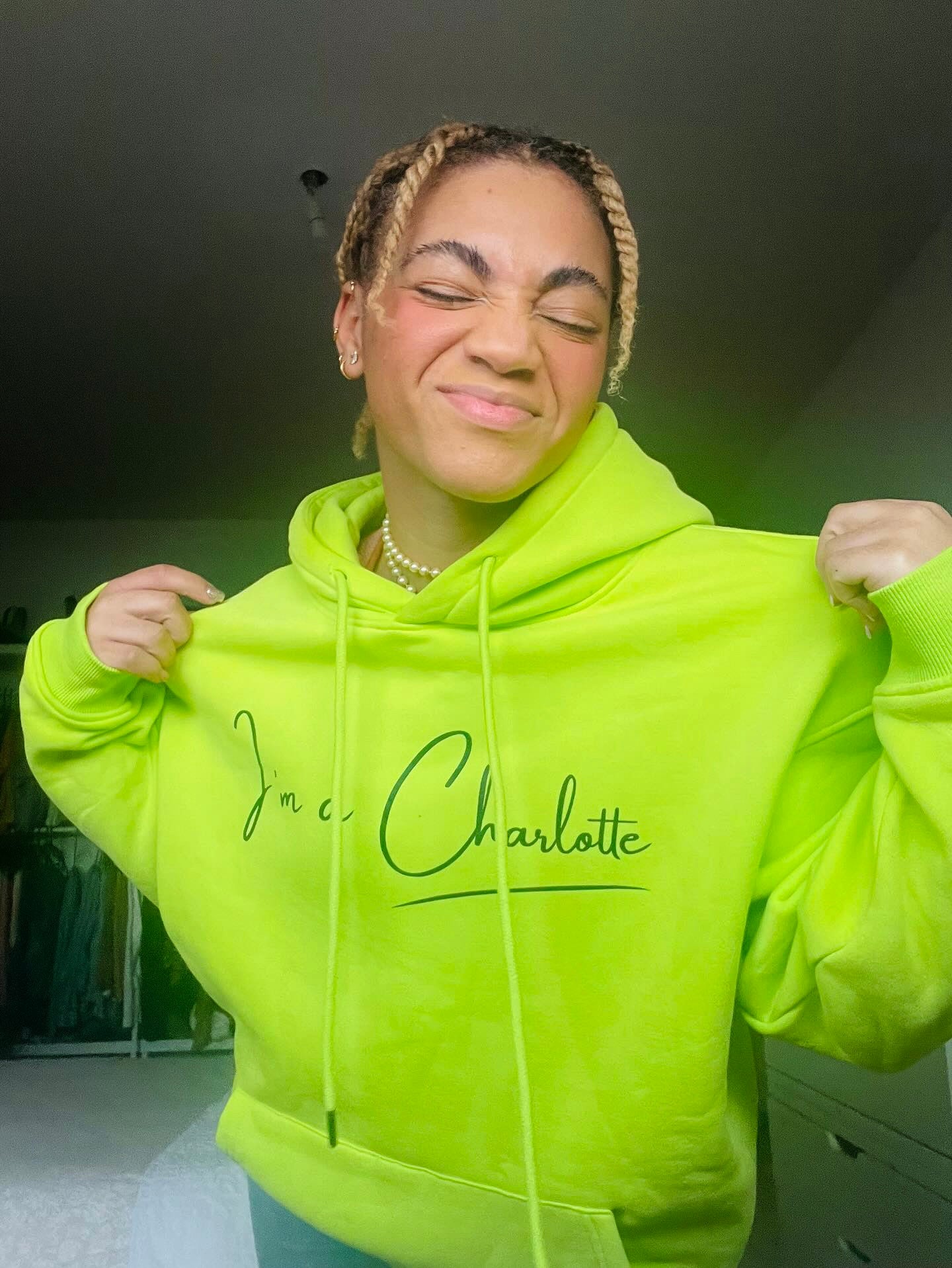 "Je suis une Charlotte" SWEAT À CAPUCHE